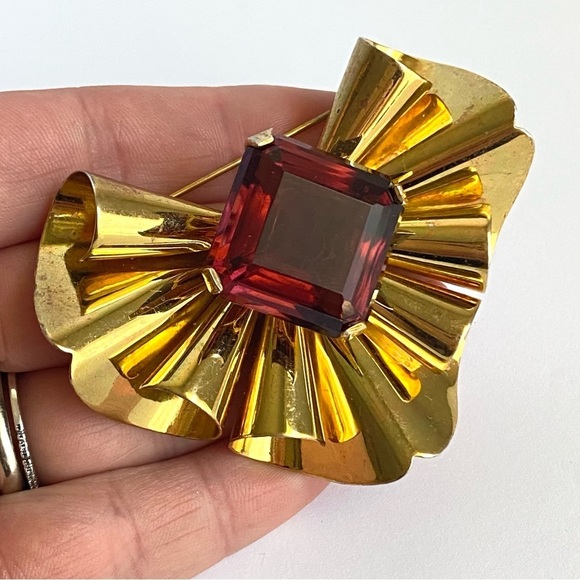 Vintage Gold Vermeil Ruffle Brooch Sterling Silver Princess Cut Garnet Glass Pin - Picture 6 of 11